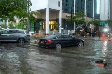 கியூபாவில் கொட்டி தீர்த்த கனமழை: தரைப்பாலங்கள் மூழ்கியதால் மக்கள் கடும் அவதி