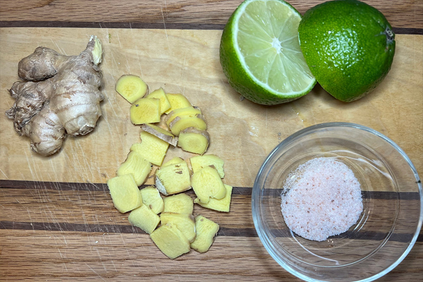 இஞ்சியில் உப்பு தூவி சாப்பிடுங்க... உடலில் மிகப்பெரிய மாற்றத்தை காண்பீங்க | Ginger With Salt Eating Home Support Digestion