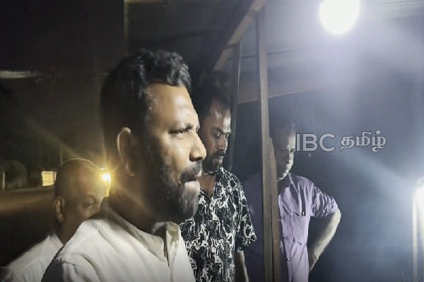 அப்பக்கடையில் அரசியல் நடத்தும் பிரஜாசக்தி குழுவினர் | Prajashakti Group Conducting Politics Appak Kadai