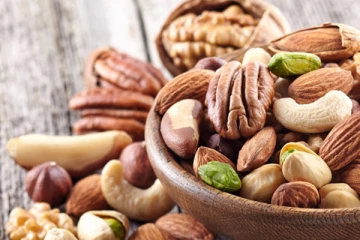 நட்ஸ் அதிகமாக சாப்பிடுவதனால் ஏற்படும் பாதிப்பு என்ன தெரியுமா ? ஜாக்கிரதையாக இருங்க