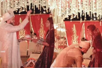 Funny Video: சட்டென்று மணப்பெண்ணின் காலில் விழுந்த மாப்பிள்ளை... என்ன காரணம்?