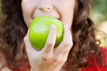 தினமும் ஒரு க்ரீன் ஆப்பிள் தோலுடன் சாப்பிடுங்க! இந்த பலன்கள் உங்களை வந்து சேரும்