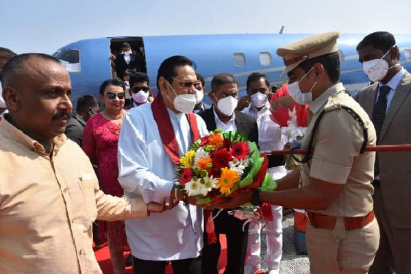 மஹிந்தவை திருப்பதிக்கு அழைத்துச் சென்ற விமான உரிமையாளர் யார்? | Mahinda Rajapaksa Tirupati Visit