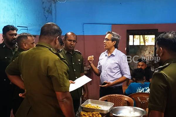 திருகோணமலையில் சுற்றிவளைக்கப்பட்ட இரவு நேர உணவகங்கள்! | Unhygienic Restaurants In Trincomalee Report