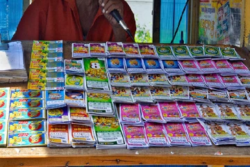 சீட்டிழுப்பில் ஒருகோடி வென்ற கூலித்தொழிலாளி; உயிருக்கு பயந்து பொலிஸில் தஞ்சம்!