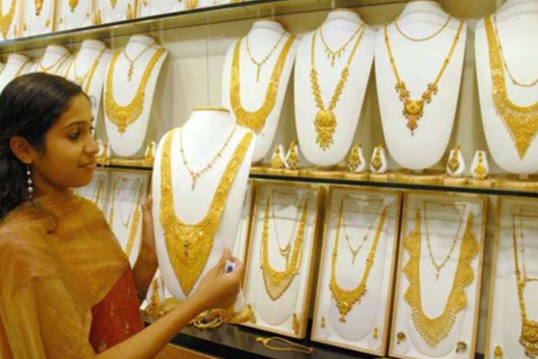 Today Gold Rate: மீண்டும் லட்சத்தை தாண்டியது தங்கத்தின் விலை... இன்று சவரன் எவ்வளவு? | Gold Rate January 02 2026 India And Srilanka