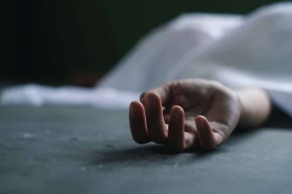 நள்ளிரவில் நடந்த கொடூரம்: மனைவியை வெட்டி கொன்ற கணவர் | Family Woman Murdered In Monaragala