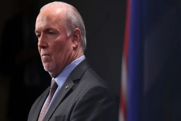 பிரிட்டிஷ் கொலம்பியாவின் முதல்வர் பதவி விலகுகின்றார்