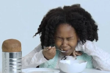 நன்மைகள் நிறைந்த தயிரினை யாரெல்லாம் சாப்பிடக்கூடாது தெரியுமா?