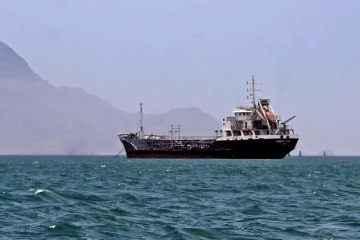 கப்பலை கடத்திய ஹவுதி போராளிகளால் பரபரப்பு