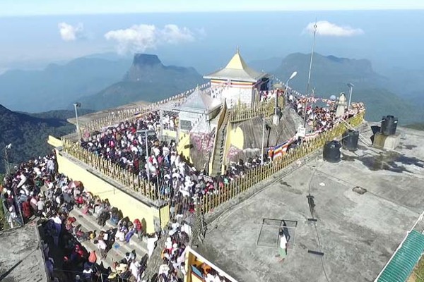 சிவனொளிபாதமலையில் கோர விபத்து - இரண்டு பெண்கள் பலி | Bus Accident On Sivanoli Padamalai Yatra