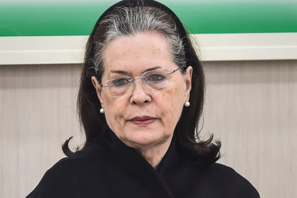 சோனியா காந்தி திடீரென மருத்துவமனையில் அனுமதி - தொண்டர்கள் பதற்றம் - தமிழ்நாடு