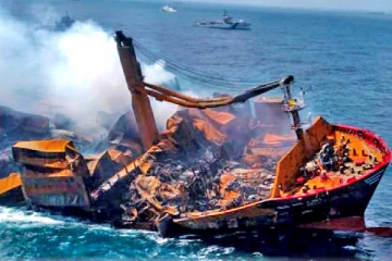 எக்ஸ்பிரஸ் பேர்ல் கப்பல் இயக்குனர்களுடன் மேற்கொள்ளபட்ட ஒப்பந்தம்