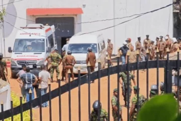 රටම නොසන්සුන් කළ බන්ධනාගාර ගැටුමින් මියගිය 25 දෙනා ගැන හෙළිදරව්වක් - උණුසුම මැද ලේ විලක සිටි රැඳවියන් වෙනත් බන්ධනාගාරවලට