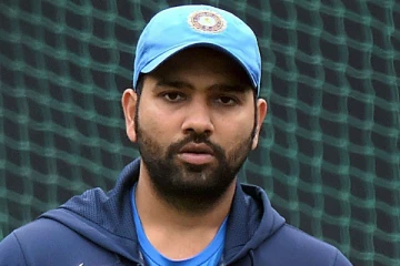 திட்டம் போட்டு வெளியேற்றப்பட்ட ரோகித் சர்மா? - விராட் கோலி மீது புகார்