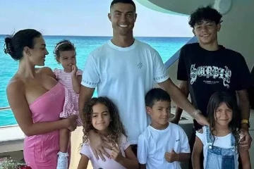 திருமணமாகாமல் 5 குழந்தைகள் பெற்ற காதலி!! நிச்சயத்தை முடித்த கிறிஸ்டியானோ ரொனால்டோ