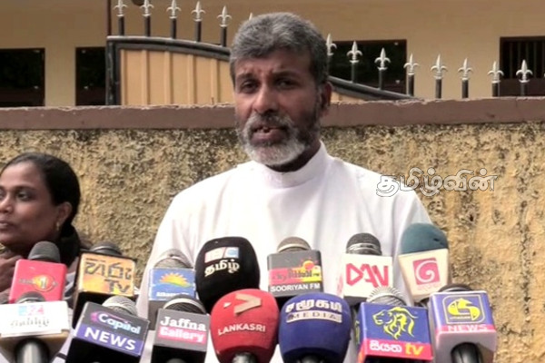 நீதிபதி சரவணராஜா விவகாரத்திற்கு நீதி கோரி யாழில் ஆர்ப்பாட்டம்(Photos) | Justice For Judge Saravanaraja Case Protest Jaffna