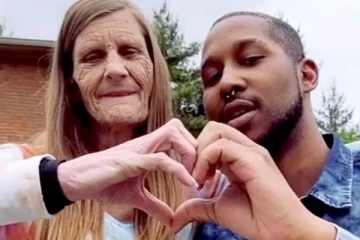 62 வயதுப் பாட்டிக்கு கணவனான 25 வயது இளைஞன்: பாட்டிக்கு எத்தனை குழந்தைகள், பேரக்குழந்தைகள் தெரியுமா?