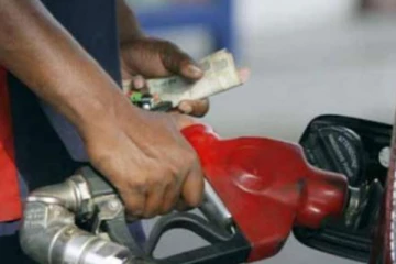 අද රාත්‍රියේදි ඉන්දන මිළ වැඩි කරයිද..? ඇමතිගෙන් ප්‍රකාශයක්..