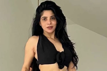 கருப்புநிற ஆடையில் கிளாமர் போஸ்!! நடிகை திவ்யபாரதி போட்டோஸ்..