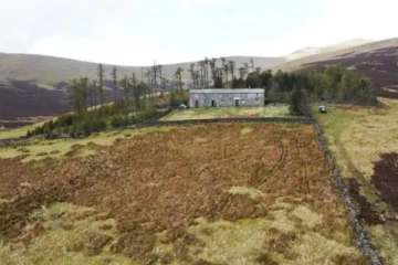 உலகின் மிகவும் தனிமையான வீடு - விலை எவ்வளவுன்னு தெரியுமா? ஆச்சரியப்படுவீங்க...