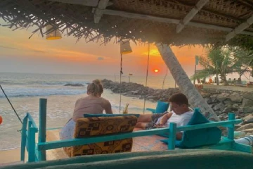 சுற்றுலா விடுதியில் தங்கியிருந்த வெளிநாட்டவர்களின் 3600 டொலர் கொள்ளை