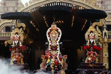 17 ஆம் நாள் இடும்ப வாகனத்தில் காட்சி தந்த நல்லூரான்; இதன் சிறப்பு என்ன தெரியுமா!