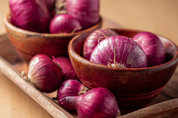வெங்காயத்தை பச்சையாக சாப்பிடலாமா? | Can We Eat Onions Raw