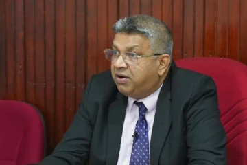 ලේ වගුරපු බන්ධනාගාර තදබදය නිසා කරන්න යන අලුත්ම වෙනස - හිර ගෙවල් වෙනුවට ගේන්න යන දේ අධිකරණ ඇමති කියයි