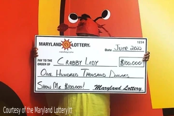 3-வது முறையாக லொட்டரியில் கோடிக்கணக்கான பணத்தை வென்ற அதிர்ஷ்டசாலி பெண்!