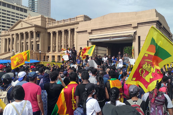 மீண்டும் மைத்திரி - ரணில் கூட்டு!! முடிவுகளில் மாற்றம் - சூடுபிடிக்கும் தென்னிலங்கை அரசியல் | Slfp Support Form New Govt Maithri Informs Ranil