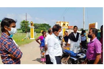 4 மகன்களை ரூ.62 ஆயிரத்துக்கு ஆடு மேய்க்க கொத்தடிமையாக விற்ற தந்தை - பரபரப்பு சம்பவம்