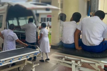 ஆறு மாணவர்கள் வைத்தியசாலையில் அனுமதி