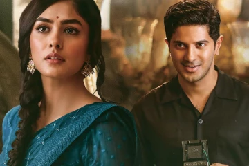 சேலையில் இப்படி ஒரு கவர்ச்சியா? துல்கர் சல்மான் பட நடிகையின் லேட்டஸ்ட் கிளிக்