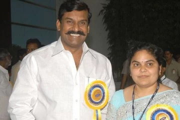 நடிகர் நெப்போலியன் மகன்களை பார்த்துள்ளீர்களா?- முதல் மகனுக்கு இப்படிபட்ட நோயா?