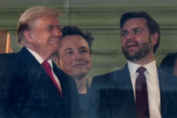 எலான் மஸ்கை கடுமையாக சாடும் அமெரிக்க உப ஜனாதிபதி