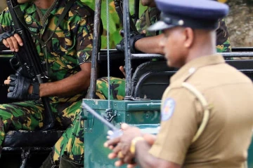 மக்களே அவதானம்; போலி பொலிஸார் வீட்டுக்கு வரலாம்!