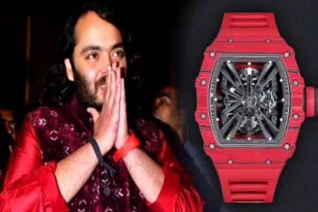 கோடிகளில் புரளும் அம்பானி குடும்பம்- ஒரு wrist watch இத்தனை லட்சமா?