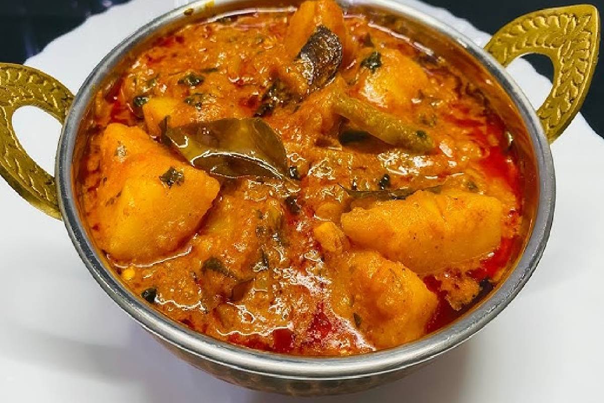 வீட்டிலேயே ஹோட்டல் ஸ்டைல் உருளைக்கிழங்கு குருமா... பண்ணலாமா? | Tasty Potato Kurma Recipe In Tamil வீட்டிலேயே ஹோட்டல் ஸ்டைல் உருளைக்கிழங்கு குருமா... பண்ணலாமா? | Tasty Potato Kurma Recipe In Tamil