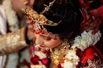 தமிழர் முறைப்படி திருமணம் செய்து அசத்திய வெளிநாட்டவர்கள்!