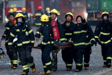 அமெரிக்காவில் அடுக்குமாடி கட்டிடத்தில் தீ விபத்து; 7 குழந்தைகள் உட்பட 13 பேர் பலி