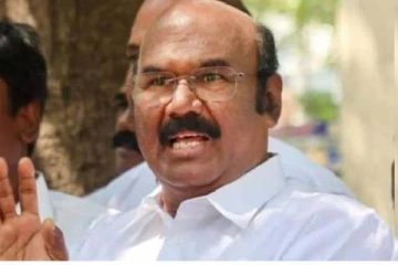 லுங்கி தடை செய்யப்பட்ட ஆடையா? : முன்னாள் அமைச்சர் ஜெயக்குமார்