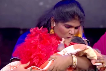 அறந்தாங்கி நிஷாவின் குழந்தையா இவர்? அம்மாவை போலவே ஓரே ஆடையில் ஜொலிக்கும் காட்சி..... வியப்பில் ரசிகர்கள்