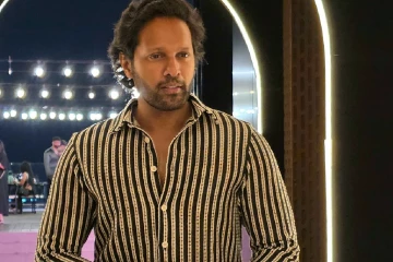 තරුණියන්ගේ සිහින කුමරු වූ ඔහු කාලෙකට පස්සේ බුකිය කළඹයි - බලන්නකෝ ඒ දෙන්නගේ ලස්සන[PHOTOS]