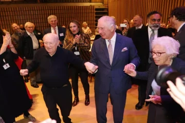 லண்டனில் நடந்த நிகழ்ச்சியில் நடனமாடி அசத்திய சார்லஸ் மன்னர்! வைரலாகும் காணொளி