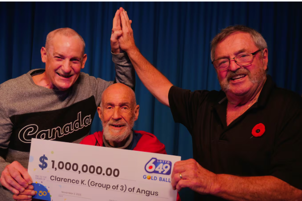 கனடாவில் முதியவர்கள் மூவருக்கு அடித்த அதிர்ஸ்டம் | Trio Of Grandfathers Win 1 Million Lottery