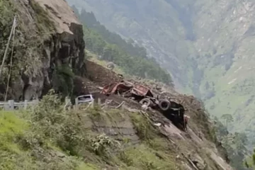 மீண்டும் நிலச்சரிவு: மண்ணுக்குள் புதைந்த 40 பேரின் நிலை என்ன?