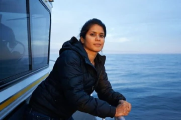 புயலால் ஏற்பட்ட பாதிப்பை மதிப்பிட சென்ற ஆய்வாளருக்கு  நேர்ந்த சம்பவம்!  கைது செய்த பொலிஸார்