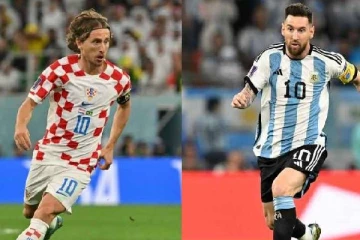 இறுதிக் கட்டத்தை எட்டும் உலகக் கோப்பை கால்பந்து; வெல்லப்போவது யார்?