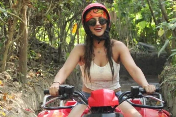 கிளாமர் லுக்கில் டின்னர்!! நடிகை யாஷிகா ஆனந்த் புகைப்படங்கள்..